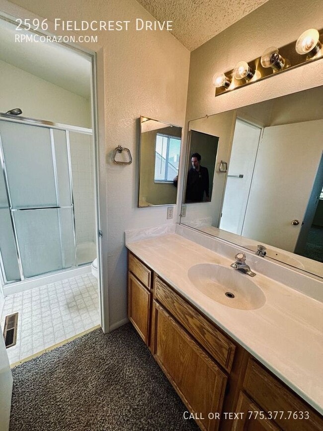 Building Photo - 2596 Fieldcrest Dr