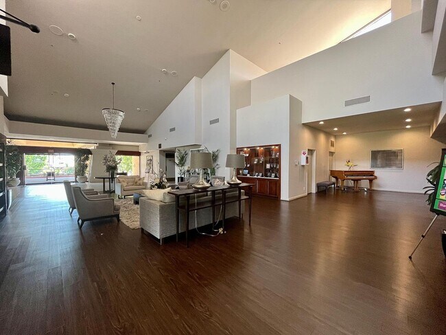 Building Photo - 41539 Woodhaven Dr W