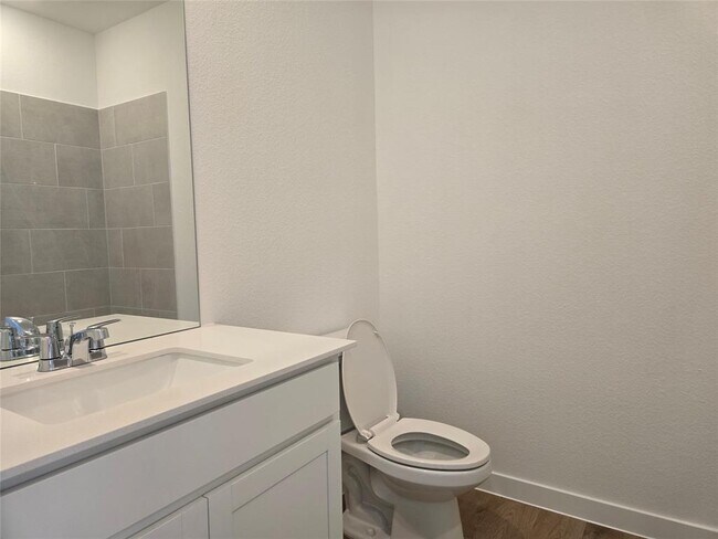 Building Photo - 229 Mets Wy