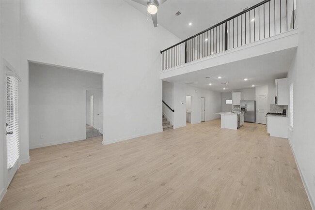 Building Photo - 4215 Camden Lakes St