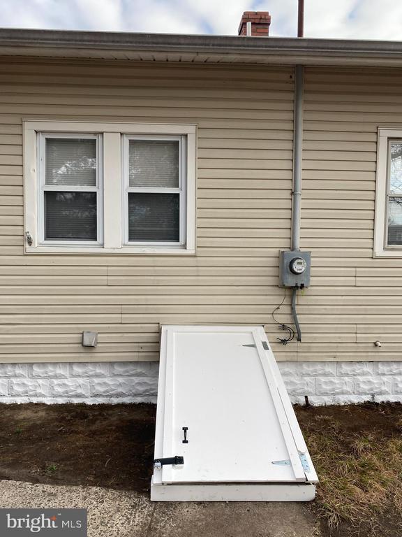 Building Photo - 258 Birch St