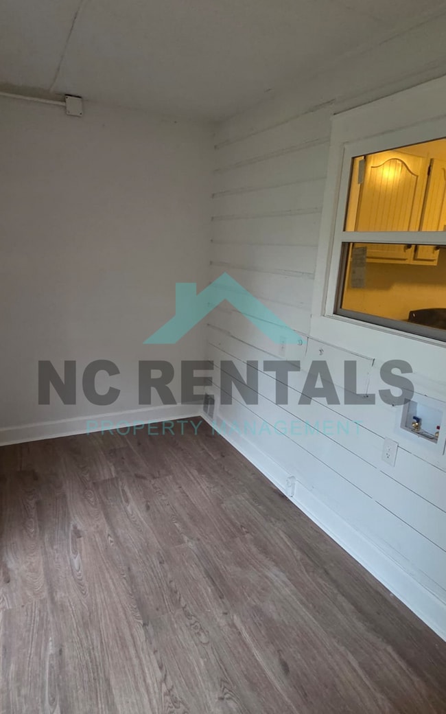 Building Photo - 2907 Bon Air Ave