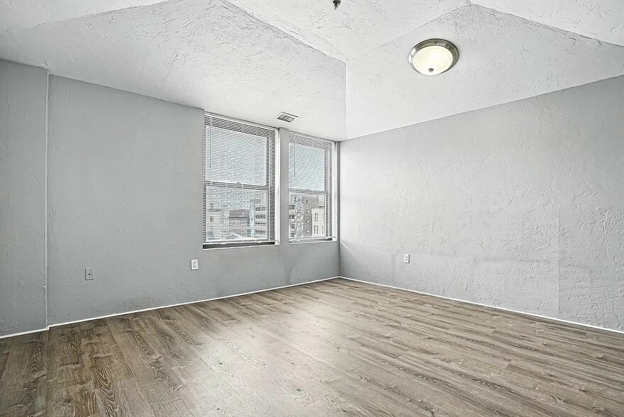 Living Room - 531 Main St