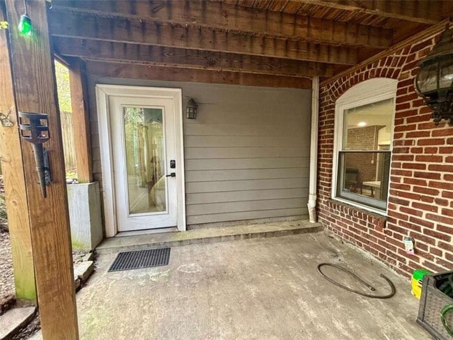 Building Photo - 685 Argonne Ave NE