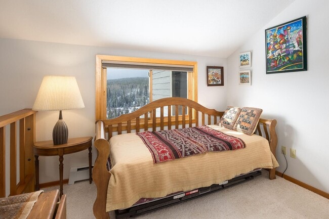 Building Photo - Available now!  Year lease!   Three Bedroo...
