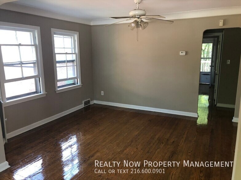 Building Photo - 13838 Cedar Rd