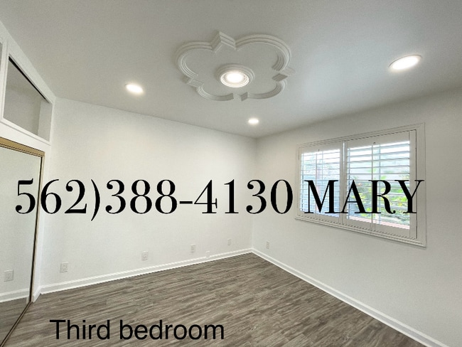 Building Photo - 15332 Castana Ave