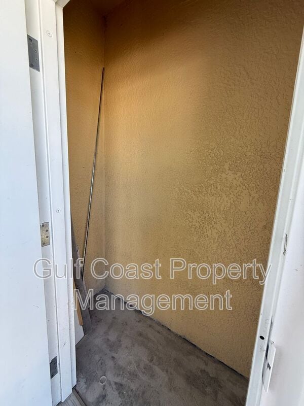 Building Photo - 8416 Bernwood Cove Loop