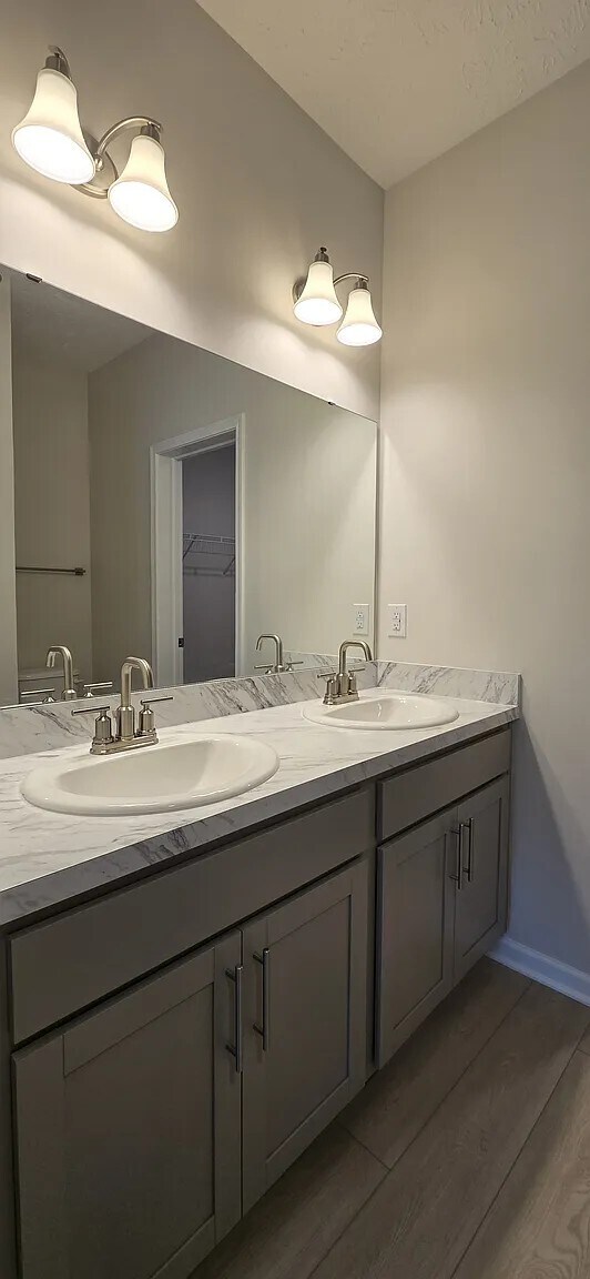 Building Photo - 3472 Bushwillow Dr