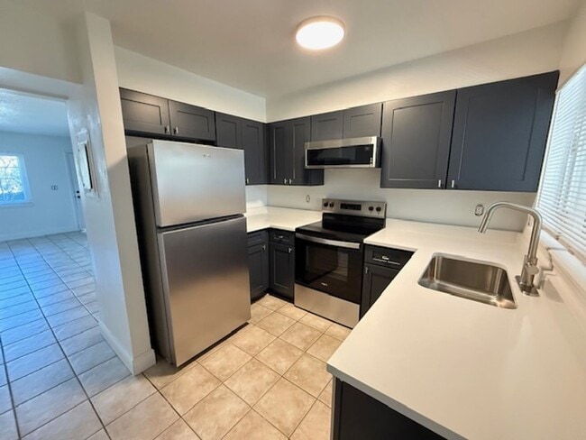 Building Photo - 2/1.5 Winter Springs Townhome with screen patio