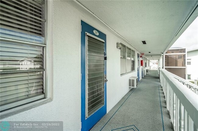 Building Photo - 137 Farnham F