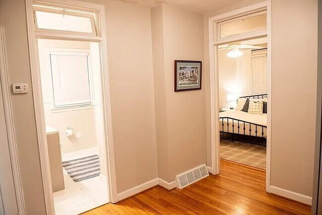 Building Photo - Fully Furnished 4BR Bungalow in Prime Forest Dr Location