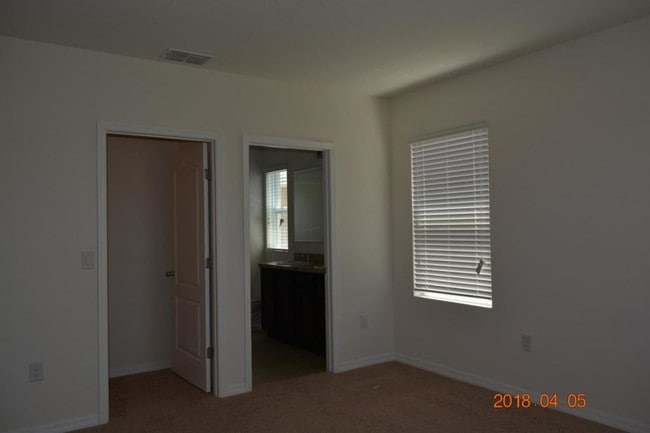 Building Photo - 4206 Roberta Dr