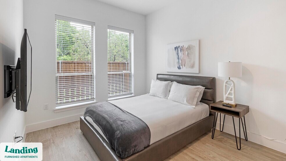 Building Photo - 650 E Sycamore St