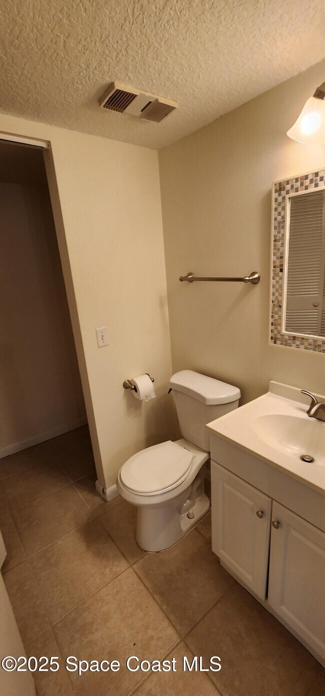Building Photo - 8708 Jasmine Ct