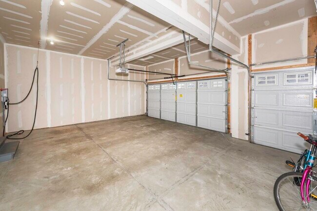 Building Photo - 50236 Amberwood Rd