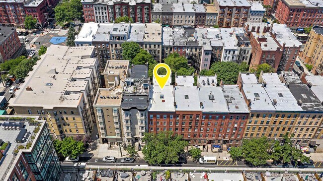 Building Photo - 1112 Hudson St