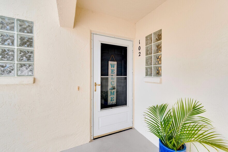 Front Door - 821 Montrose Dr