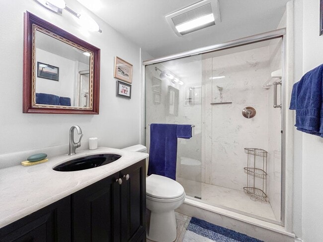 Building Photo - Luxurious Corner Unit with Stunning Floor-to-Ceiling Views!