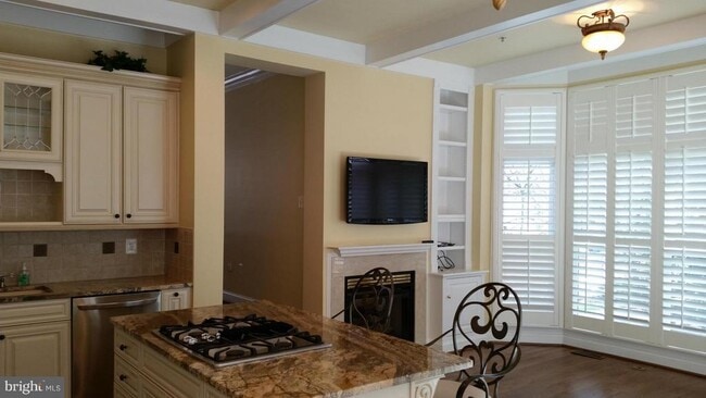 Building Photo - 1632 Colonial Hills Dr