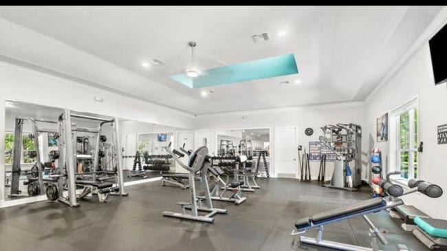 Building Photo - 531 Hedgewood Dr