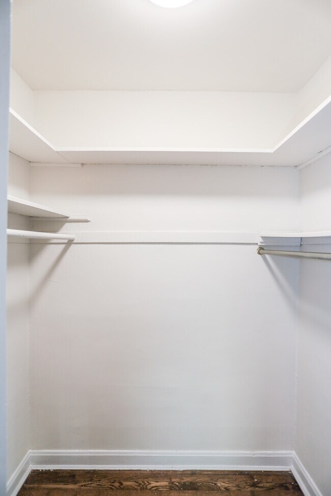 Building Photo - 5746 S Stony Island Ave