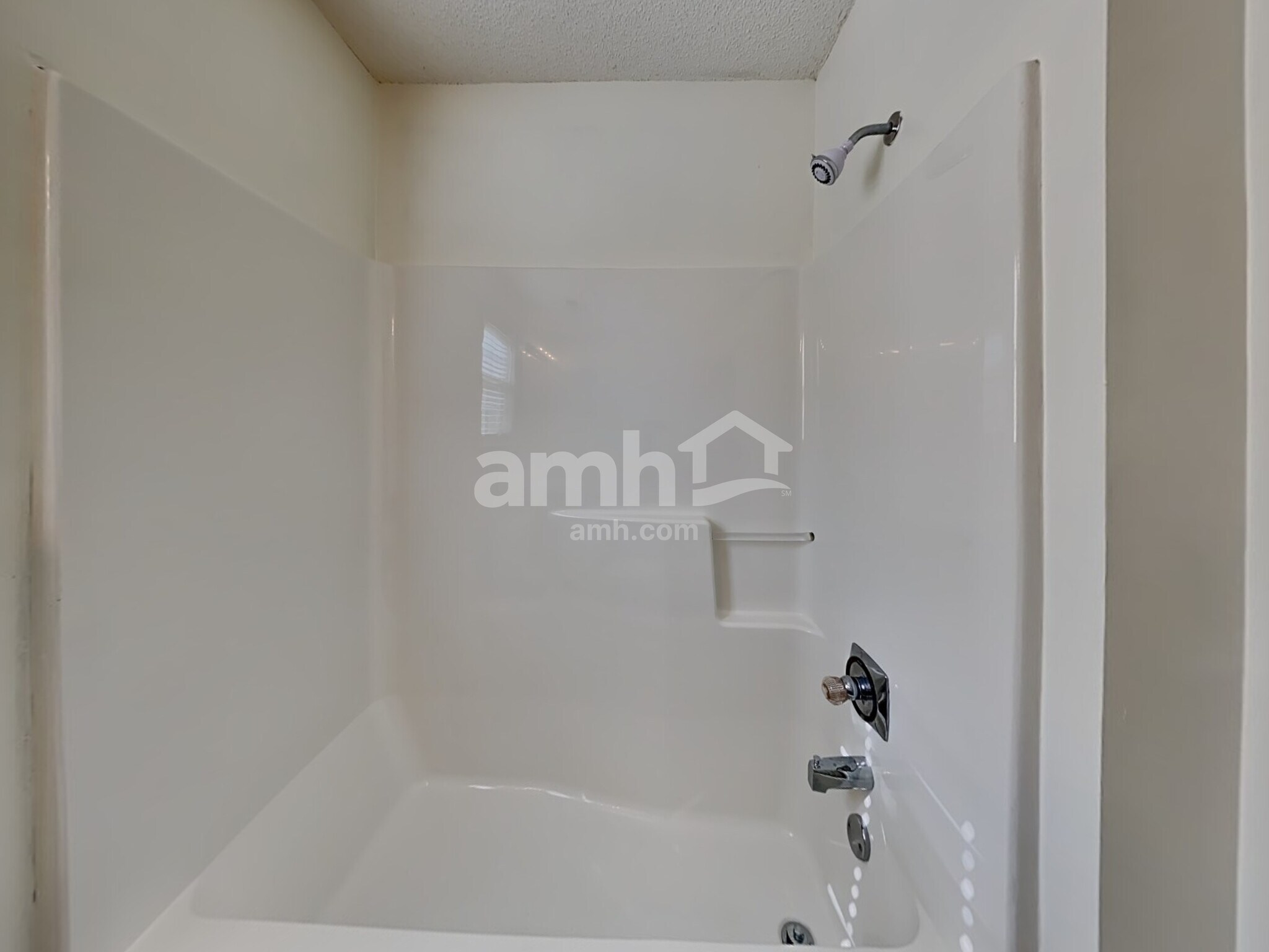 Building Photo - 5464 Grand Traverse Dr