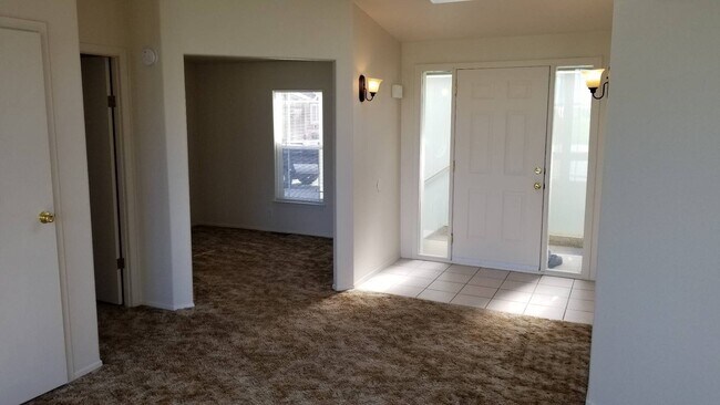 Building Photo - 33188 Fuchsia Ln
