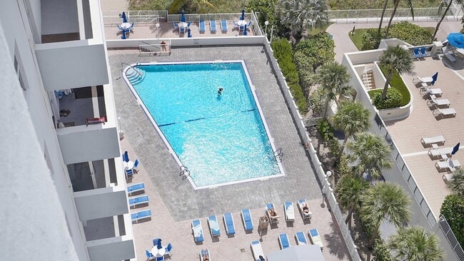 Building Photo - 4250 Galt Ocean Dr