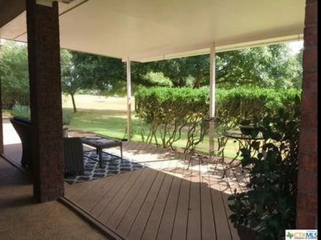 Building Photo - Mill Creek Executive Home Overlooking Golf Course at 17th Tee