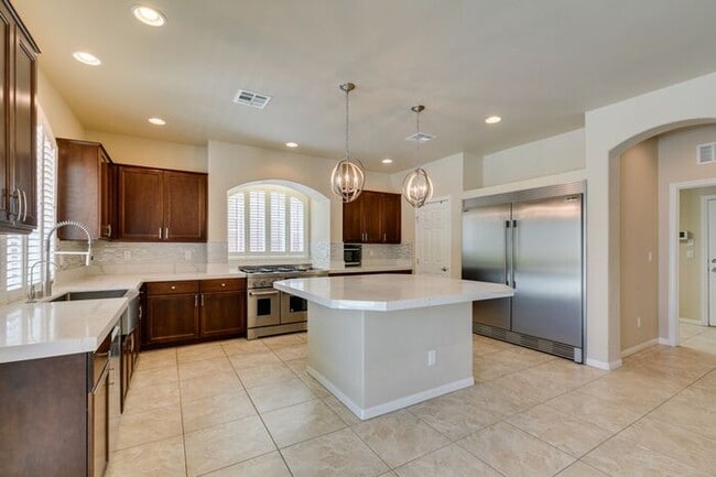 Building Photo - Bright & Spacious 5-Bedroom Home with 3-Car Garage in 89141