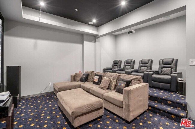 Building Photo - 329 Canon Dr