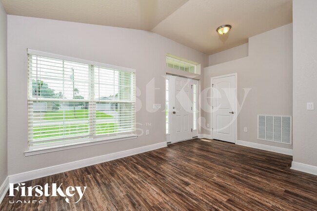 Building Photo - 2716 NW 3rd Ave