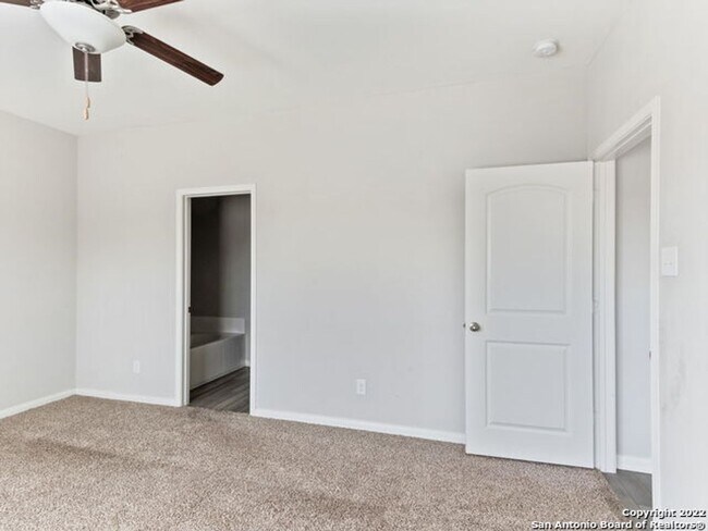 Building Photo - 6550 Underwood Way