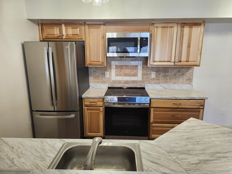 Building Photo - 20 S Boulder Cir