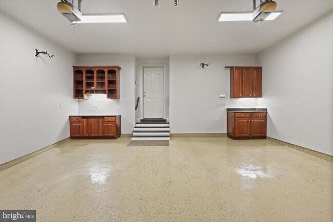Building Photo - 2751 Cody Rd