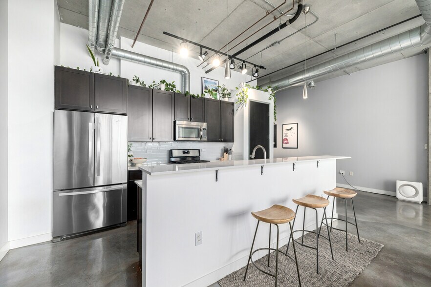 Building Photo - 2899 N Speer Blvd