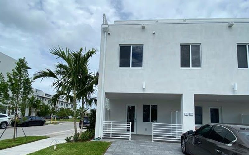Building Photo - 6425 NW 103rd Pl