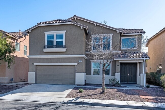 Primary Photo - Southwest 5 bd 3 full bath with 2 car gara...