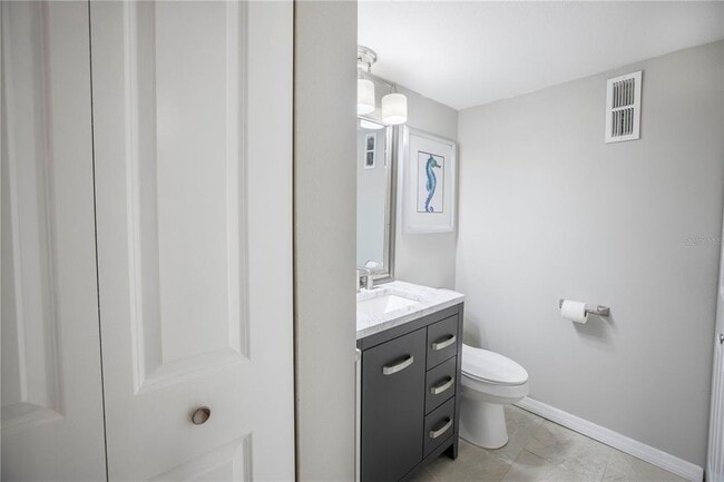 Building Photo - 7300 Sun Island Dr S