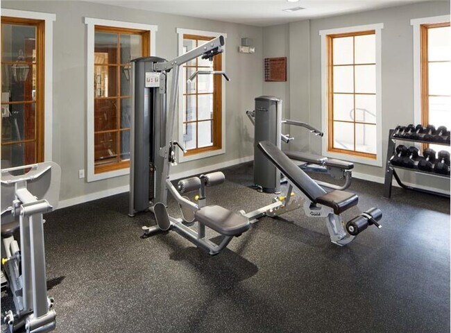 Building Photo - 302 N Lamar Blvd