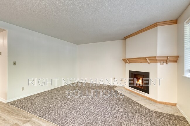 Building Photo - 3713 S Gekeler Ln