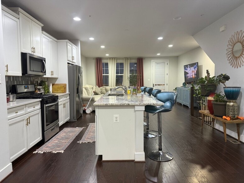 Building Photo - 22102 Cabin Branch Ave