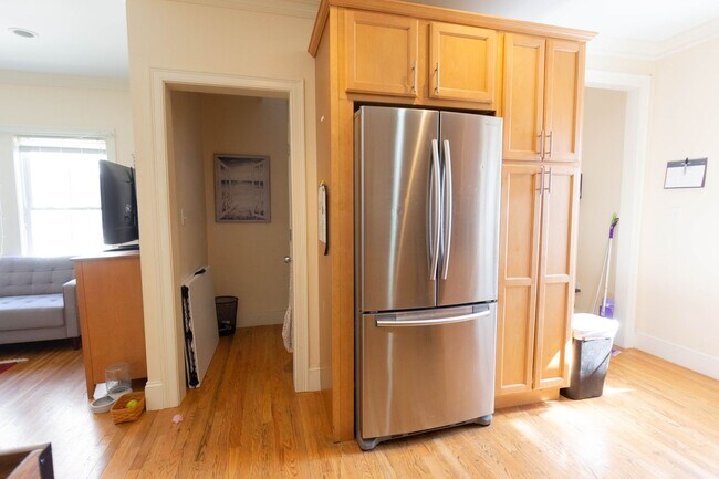 Building Photo - Brighton 4 Bed – Renovated – Central A/C – No Fee – 6/1