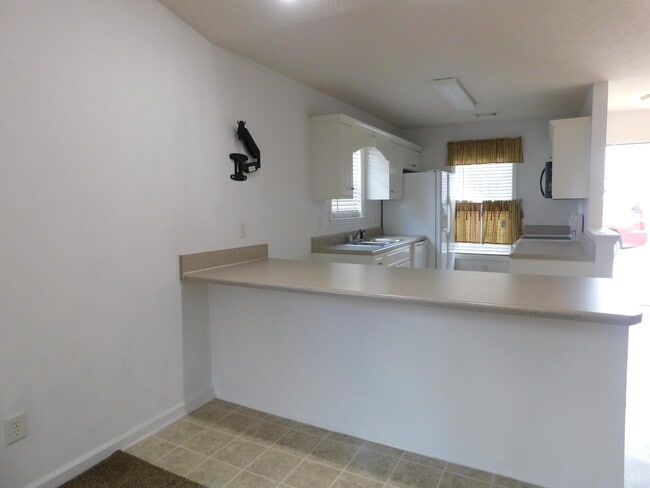 Building Photo - 1228 Longpoint Dr