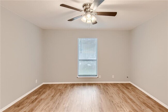 Building Photo - 2511 Cypress Ln