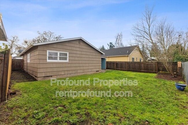 Building Photo - 3539 N Arlington Pl