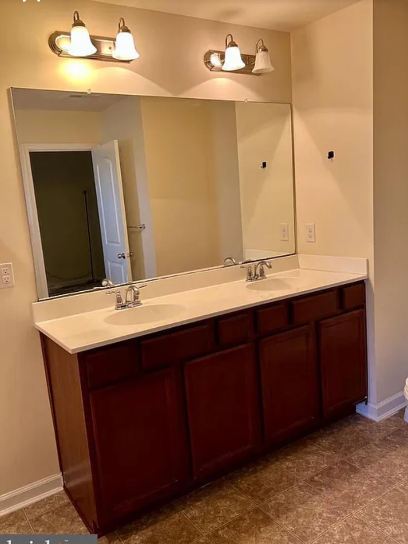 Building Photo - 689 Jacobsen Cir