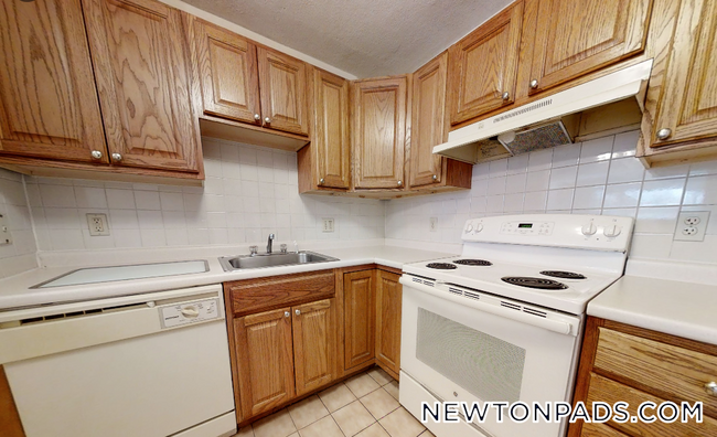 Primary Photo - 278 Grove St