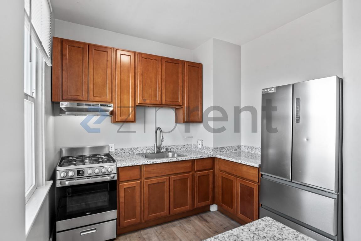 Building Photo - Unit 411